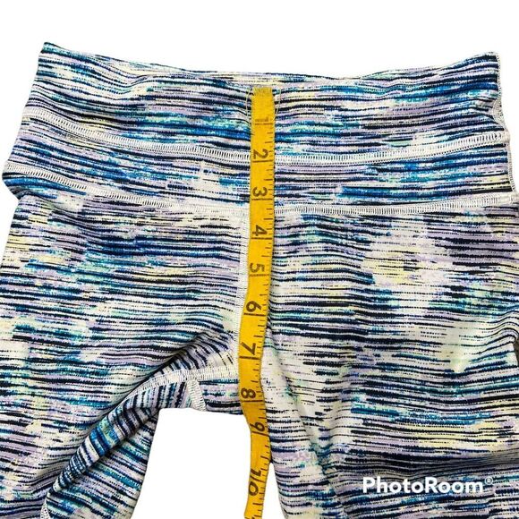 Lululemon Inspire Crop II Blurry Belle Size 2 - Picture 11 of 12